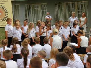 Köszöntővel kezdődött a tanév a Szabó Magda iskolában - fotó: 