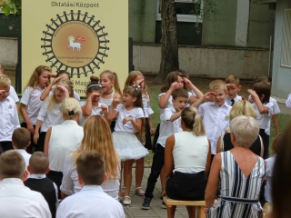 Köszöntővel kezdődött a tanév a Szabó Magda iskolában - fotó: 