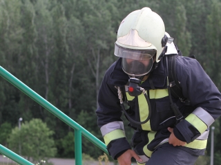 Erőpróba tűzoltóknak - fotó: Sándor Judit