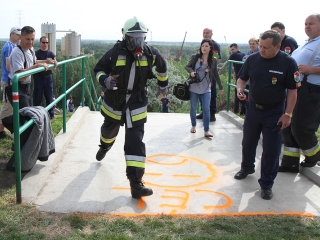 Erőpróba tűzoltóknak - fotó: Sándor Judit