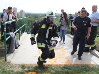 Erőpróba tűzoltóknak - fotó: Sándor Judit