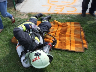 Erőpróba tűzoltóknak - fotó: Sándor Judit