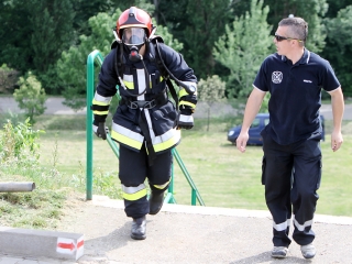 Erőpróba tűzoltóknak - fotó: Sándor Judit