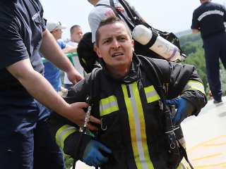 Erőpróba tűzoltóknak - fotó: Sándor Judit