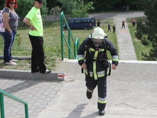 Erőpróba tűzoltóknak - fotó: Sándor Judit