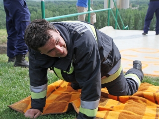 Erőpróba tűzoltóknak - fotó: Sándor Judit
