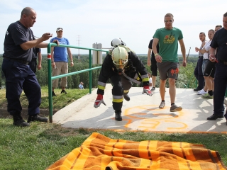 Erőpróba tűzoltóknak - fotó: Sándor Judit