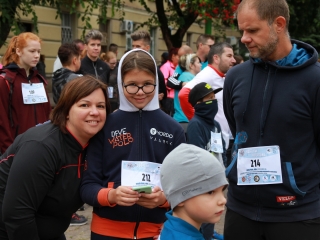 "Fuss velünk, fuss értünk!" - jótét akció a belvárosban - fotó: 