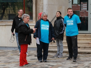 "Fuss velünk, fuss értünk!" - jótét akció a belvárosban - fotó: 