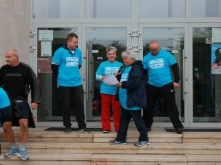 "Fuss velünk, fuss értünk!" - jótét akció a belvárosban - fotó: 