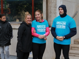 "Fuss velünk, fuss értünk!" - jótét akció a belvárosban - fotó: 