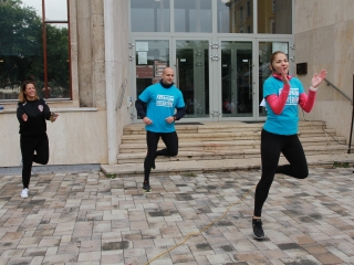 "Fuss velünk, fuss értünk!" - jótét akció a belvárosban - fotó: 