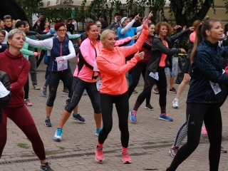 "Fuss velünk, fuss értünk!" - jótét akció a belvárosban - fotó: 