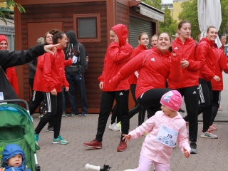 "Fuss velünk, fuss értünk!" - jótét akció a belvárosban - fotó: 