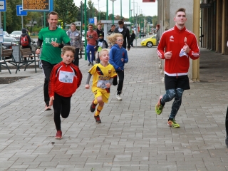 "Fuss velünk, fuss értünk!" - jótét akció a belvárosban - fotó: 