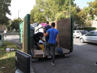 Több városrész is megszabadult a hulladéktól - fotó: 