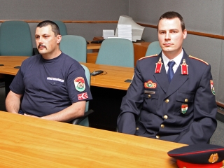 Közbiztonsági dicsérő oklevelek - fotó: Sándor Judit