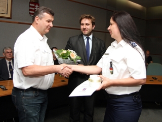 Közbiztonsági dicsérő oklevelek - fotó: Sándor Judit