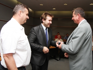 Közbiztonsági dicsérő oklevelek - fotó: Sándor Judit