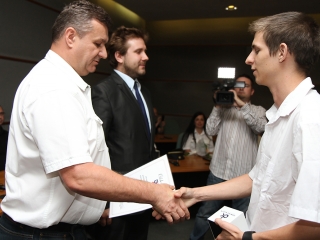 Közbiztonsági dicsérő oklevelek - fotó: Sándor Judit