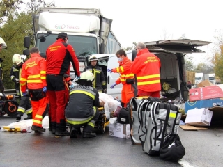 Súlyos baleset, tűzoltói beavatkozással - fotó: 