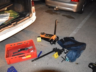 Így "dolgoznak"  a katalizátortolvajok - fotó: 