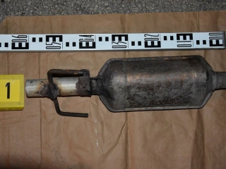 Így "dolgoznak"  a katalizátortolvajok - fotó: 