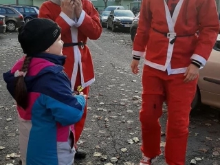 Közösségi képtár – autós Mikulások a városban - fotó: 