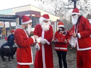 Közösségi képtár – autós Mikulások a városban - fotó: 