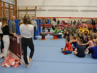 Eb-hősök köszöntése a tornacsarnokban - fotó: 