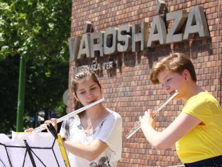 Zenés Flashmob a Városháza téren - fotó: Ónodi Zoltán