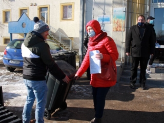 Szelektív kukák átadása az Innoparkban - fotó: 