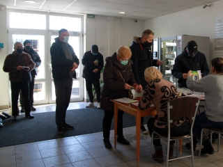 Szelektív kukák átadása az Innoparkban - fotó: 