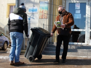 Szelektív kukák átadása az Innoparkban - fotó: 