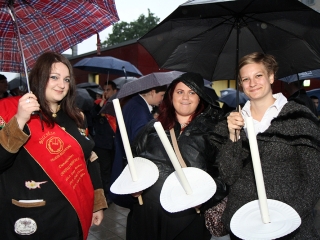 Énekszóval búcsúzók - a Szalamander képekben - fotó: Sándor Judit