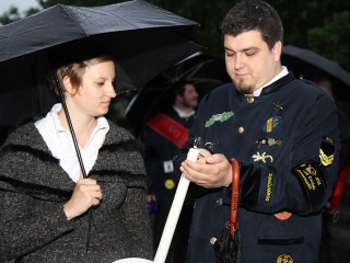 Énekszóval búcsúzók - a Szalamander képekben - fotó: Sándor Judit