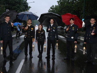 Énekszóval búcsúzók - a Szalamander képekben - fotó: Sándor Judit