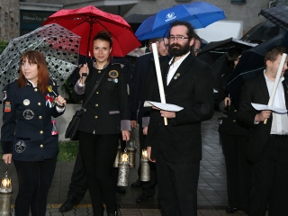 Énekszóval búcsúzók - a Szalamander képekben - fotó: Sándor Judit