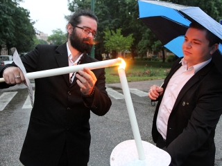 Énekszóval búcsúzók - a Szalamander képekben - fotó: Sándor Judit