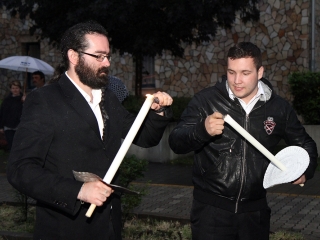 Énekszóval búcsúzók - a Szalamander képekben - fotó: Sándor Judit