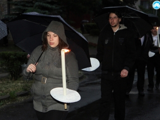 Énekszóval búcsúzók - a Szalamander képekben - fotó: Sándor Judit