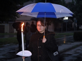 Énekszóval búcsúzók - a Szalamander képekben - fotó: Sándor Judit