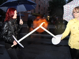 Énekszóval búcsúzók - a Szalamander képekben - fotó: Sándor Judit