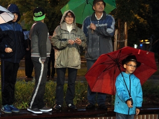 Énekszóval búcsúzók - a Szalamander képekben - fotó: Sándor Judit