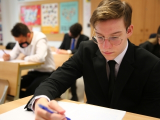 Megkezdődtek az érettségik - fotó: 