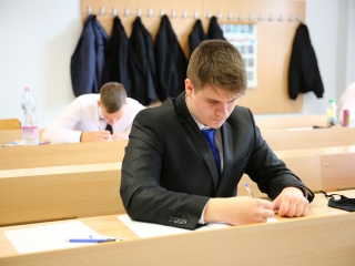 Megkezdődtek az érettségik - fotó: 