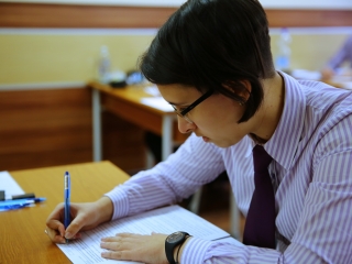 Megkezdődtek az érettségik - fotó: 