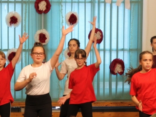 Gárdonyi: táncos tanévzáró - fotó: 