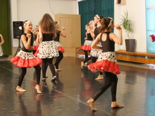 Gárdonyi: táncos tanévzáró - fotó: 