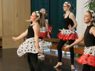 Gárdonyi: táncos tanévzáró - fotó: 